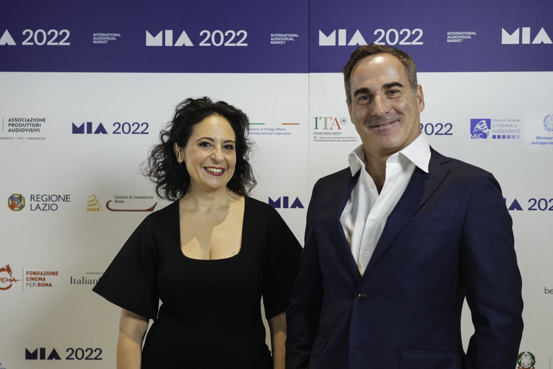 Chiara Messineo, Mark Lewis