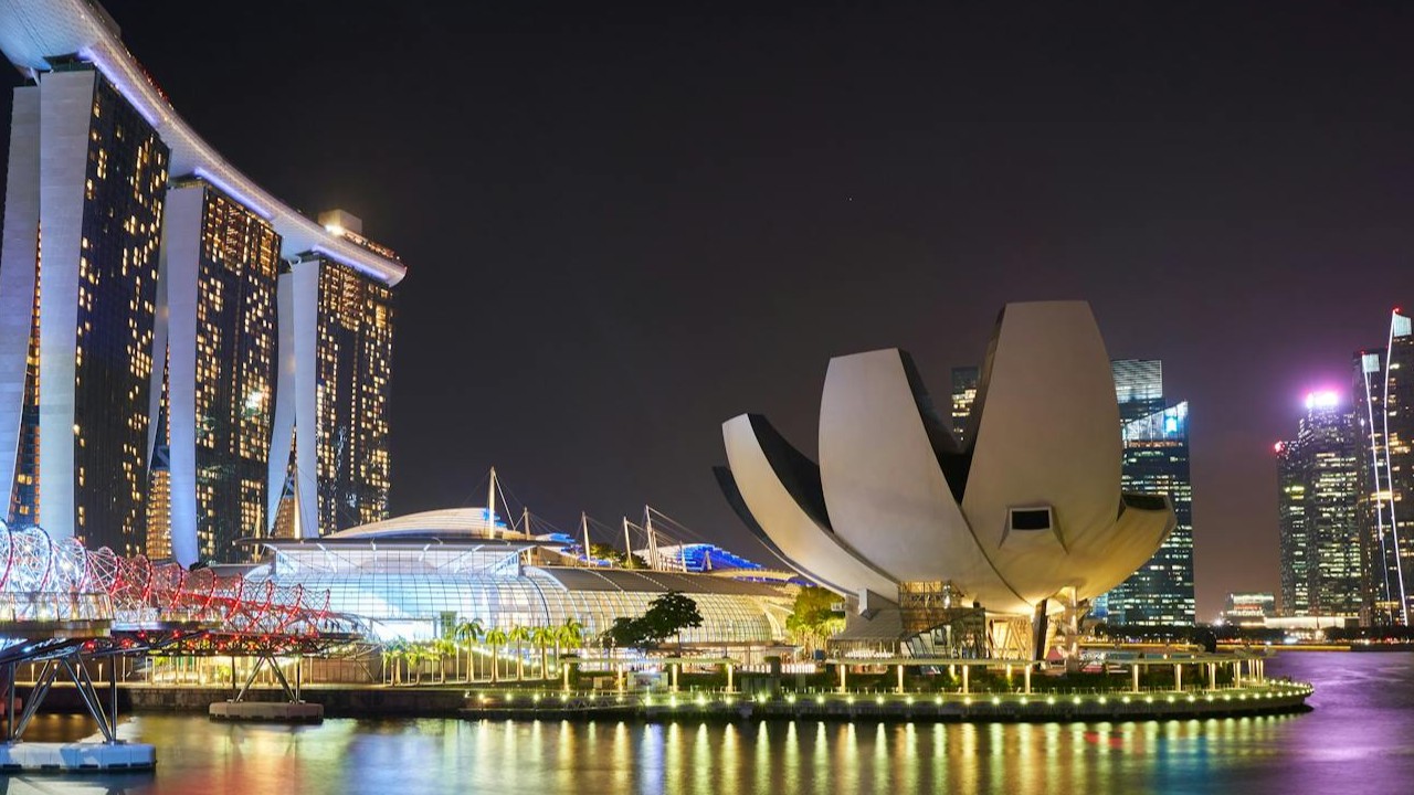 Diamanti open the festival of italian cinema of Singapore