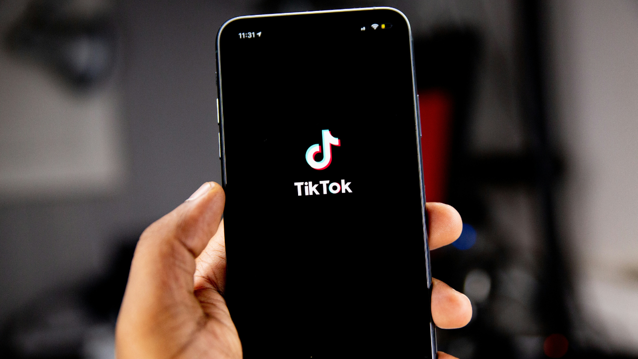 Disney e TikTok, accordo storico: i video dei fan sbarcano su Disney+